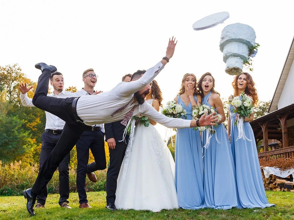 Nunți, botezuri, îngropări, sărbători, aniversări, cumetrii și parastase (1) – SF Politic