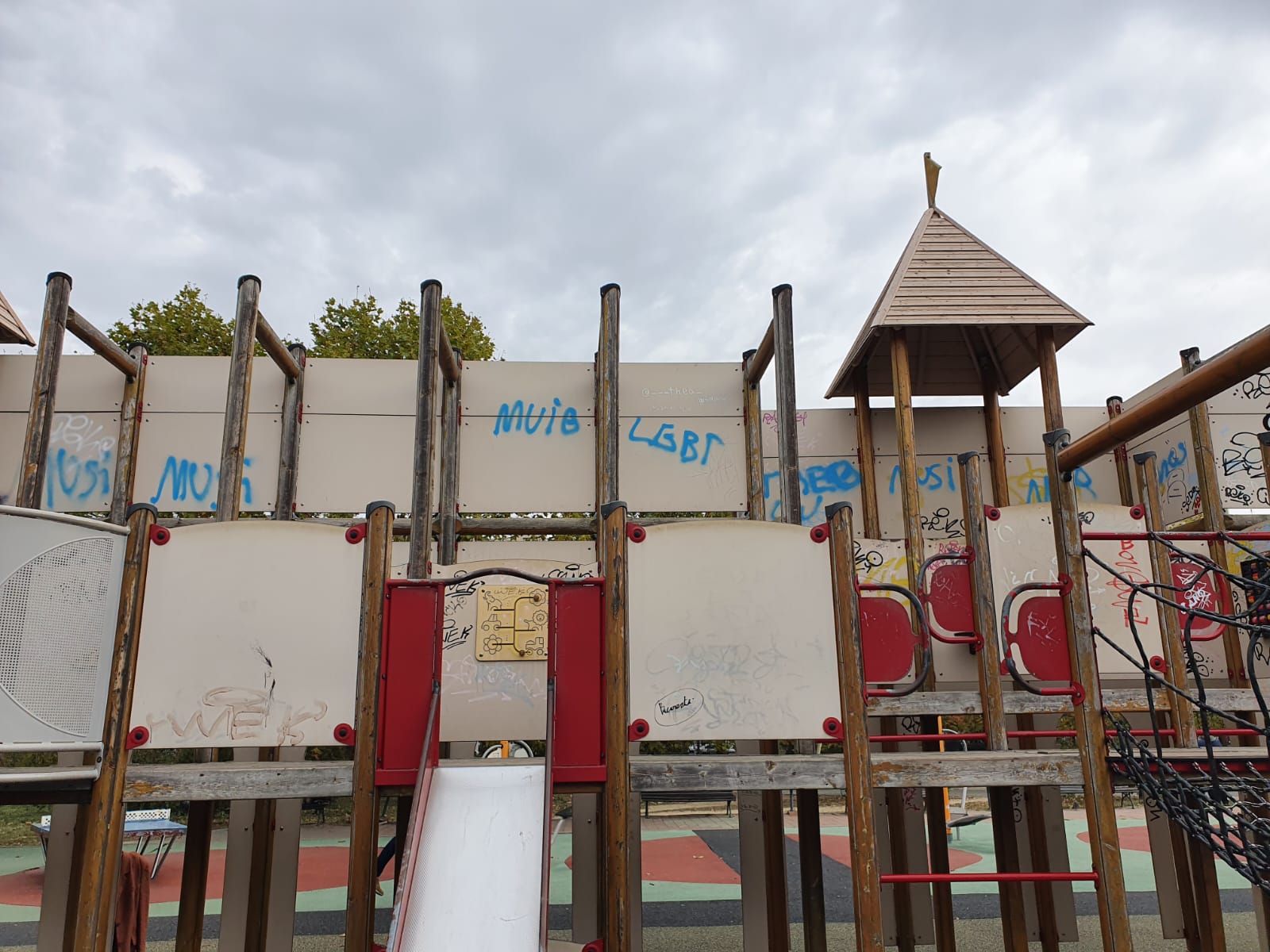 Parcul Izvor, abandonat de autoritățile locale