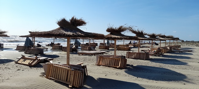 Politica are tot felul de ascunzișuri hazoase