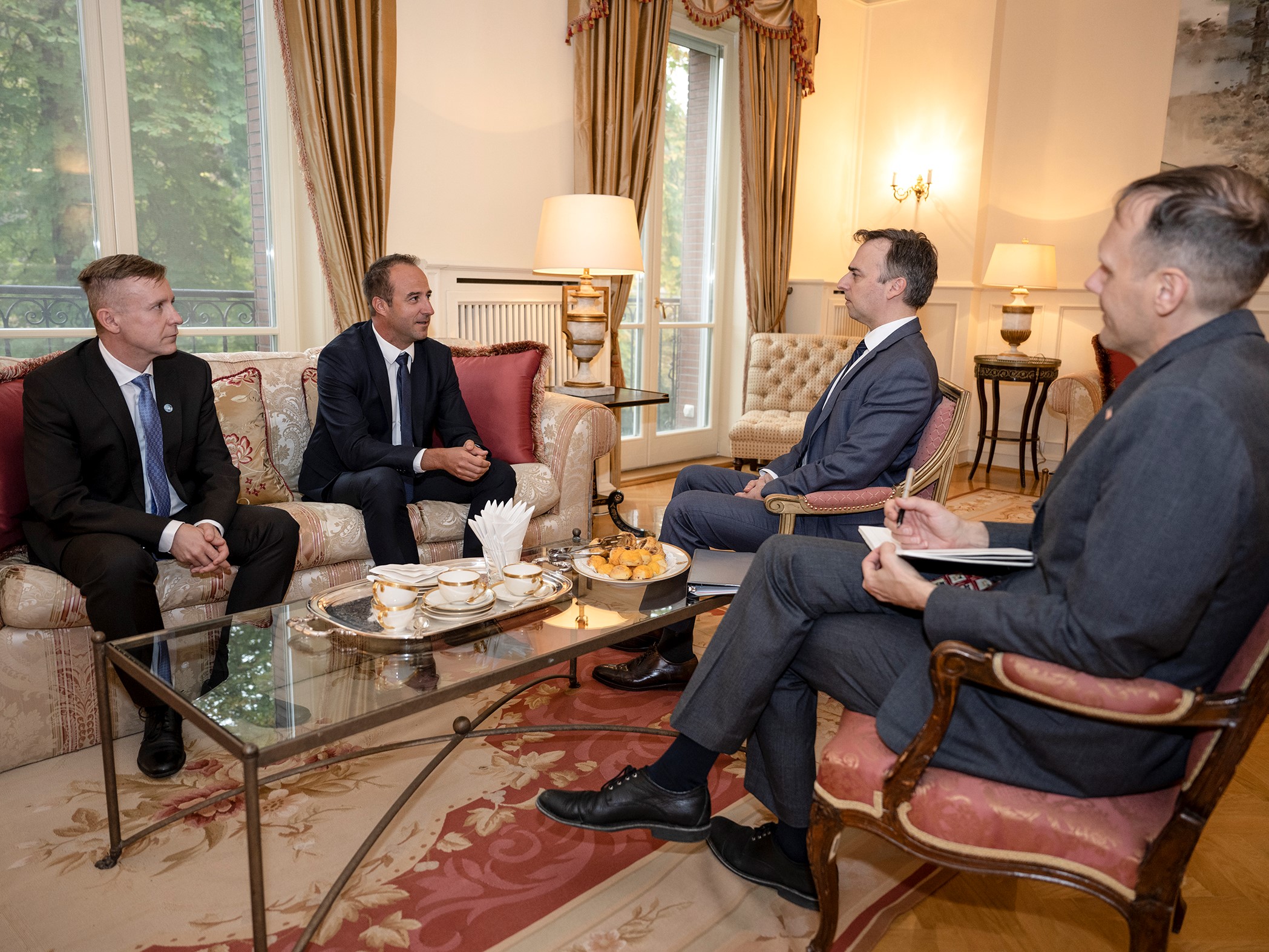 Scandal în Ungaria după ce judecători s-au întâlnit cu ambasadorul SUA