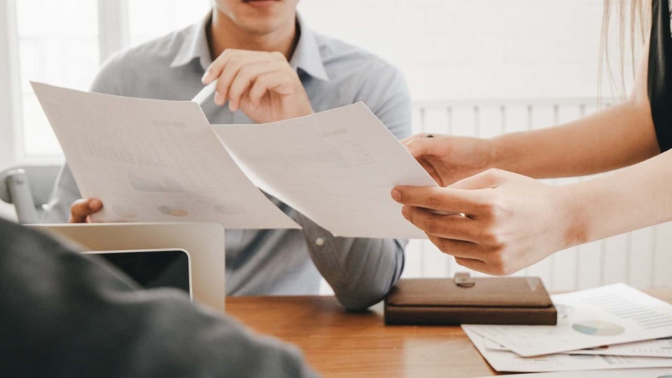 Undă verde pentru angajări în instituţii publice locale