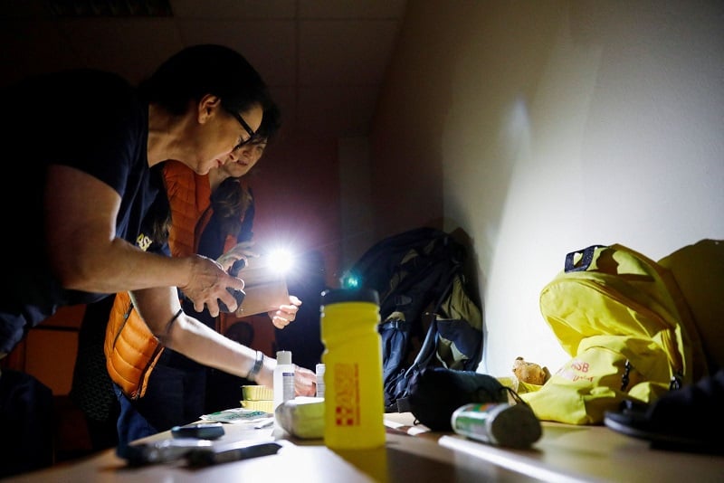 Germanii învață cum să se descurce fără curent electric