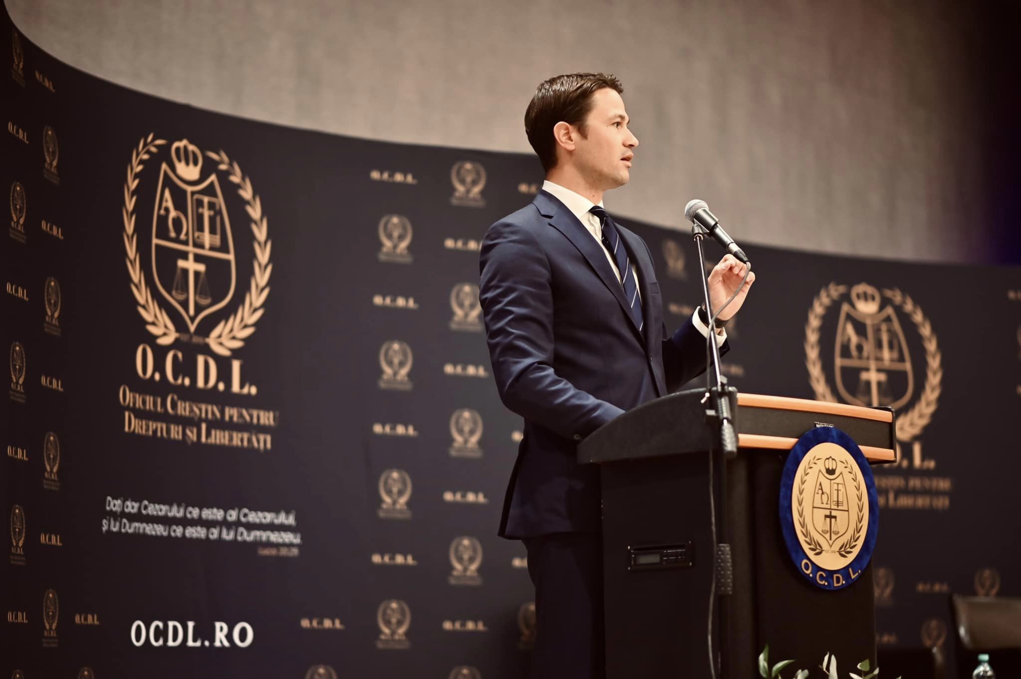 Apostolii cămătăriei cu gulere albe (V)