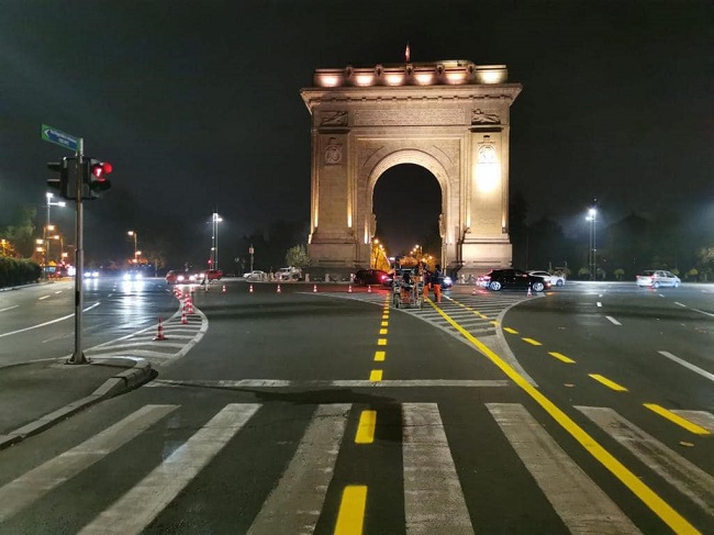 Arcul de Triumf, albăstrit pentru miniștrii străini