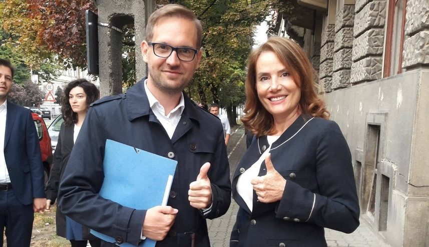 Preacinstita USR-istă, prinsă cu ilegalitatea