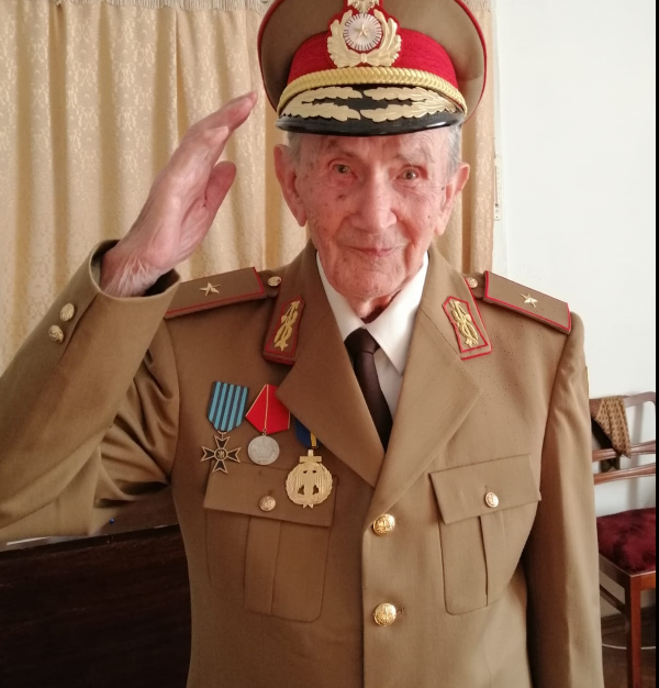 La 100 de ani, hunedoreanul Candin Ciocan a devenit general de brigadă