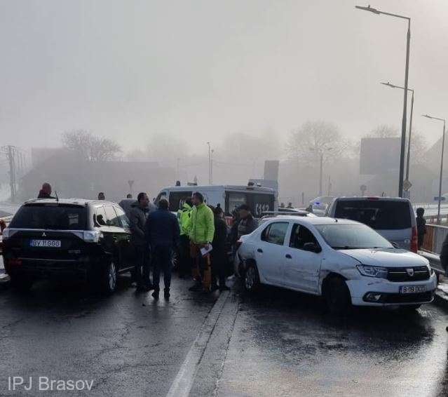 (VIDEO) Carambol cu 17 autovehicule