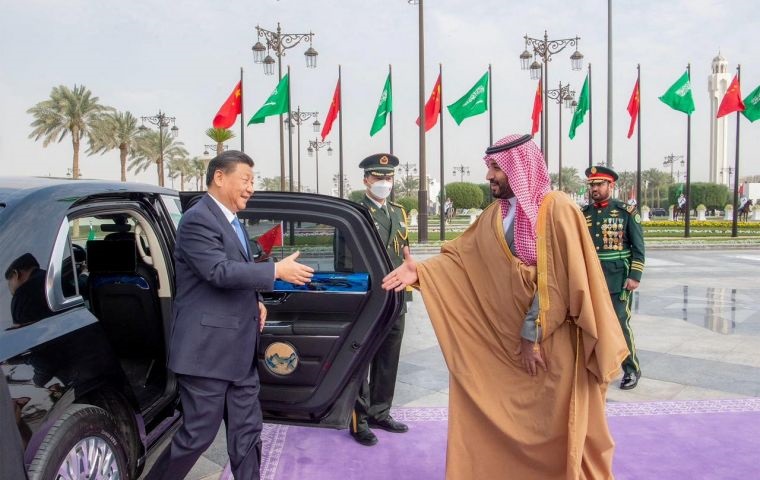 China deschide „o nouă eră” în relațiile cu lumea arabă