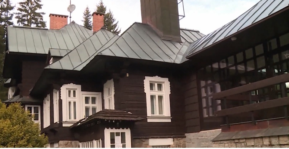 Vacanță pentru parlamentari, în loc de cazare pentru refugiați