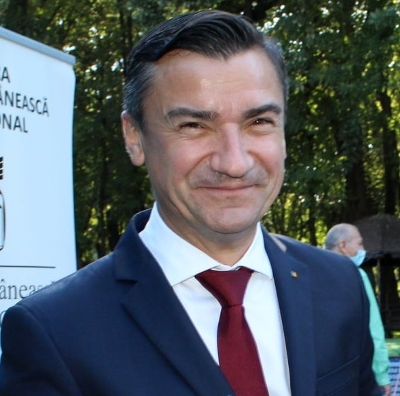 Prime de zeci de mii de euro pentru directorii Primăriei