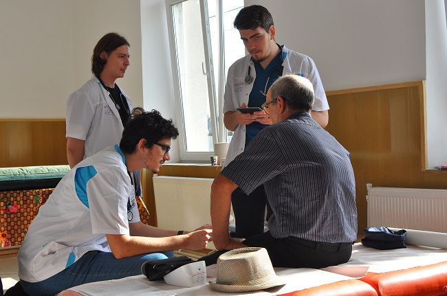 Ajutor modern pentru Caravana cu medici