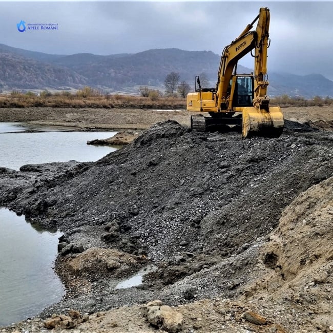 SURSE Sute de iazuri, verificate. Suspiciuni că funcționează ca balastiere ilegale