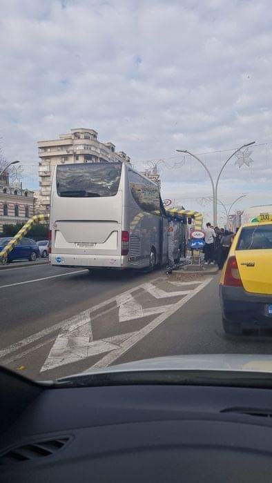 Accident grav în Pasajul Unirii: Un mort şi 21 de răniți