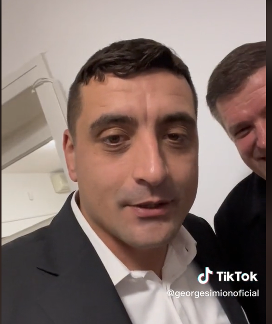 (VIDEO) Noi imagini cu sosia lui Klaus Iohannis!