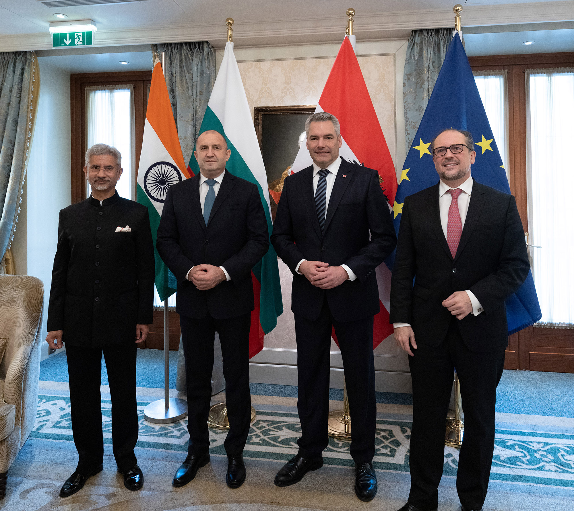 Cancelarul Austriei o repară cu Bulgaria. Dar România?