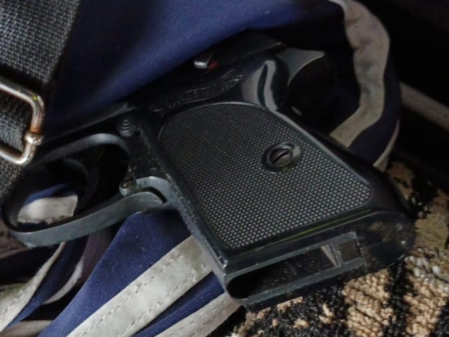 Amenințare cu pistolul la sediul unei filiale AUR