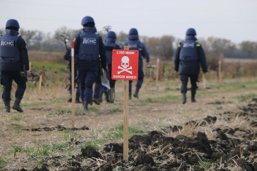 Războiul a creat în Ucraina cel mai mare câmp minat din lume