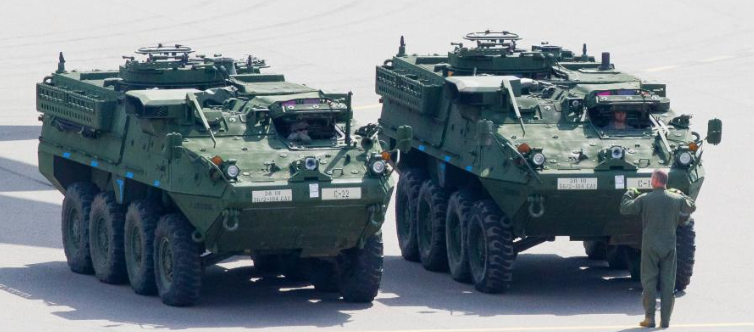 Zelenski jubilează, Putin turbează: blindate Stryker