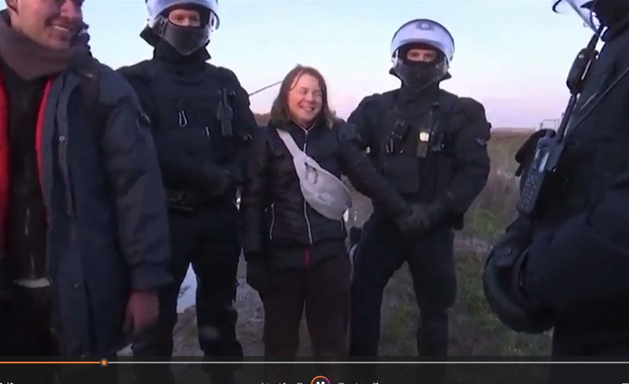 Arestarea Gretei Thunberg a fost, în realitate, un Fake news grosolan