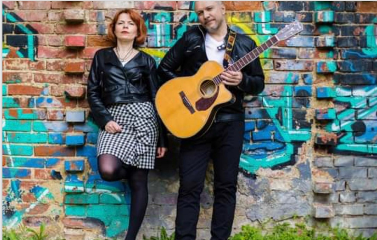 Ralu Stoica și Alex Tomaseli, la Cave de Bucarest