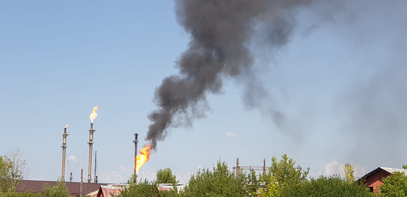 Incendiu la Rafinăria Petrobrazi: Trei răniți