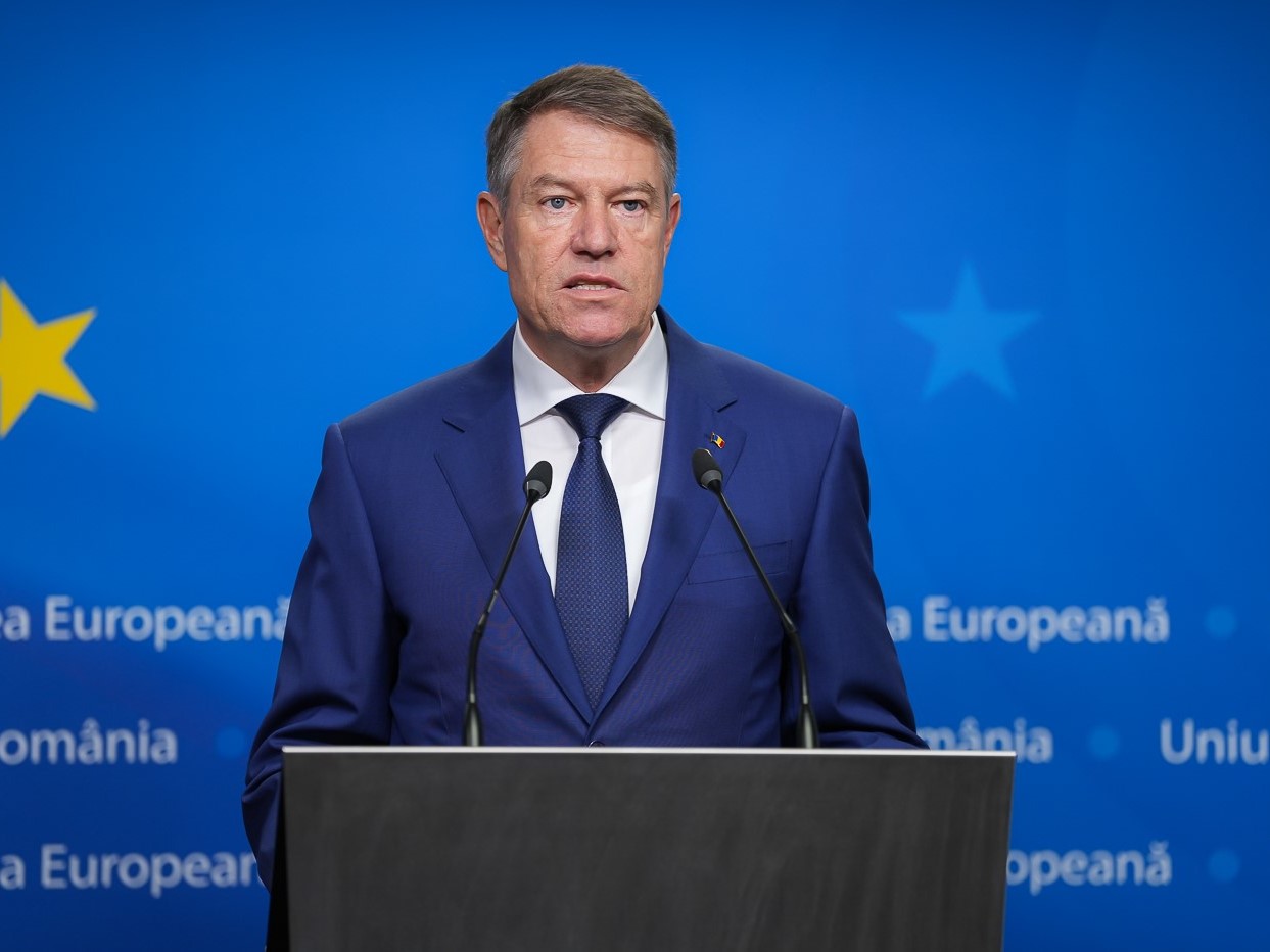 Patinatorul Iohannis o scaldă