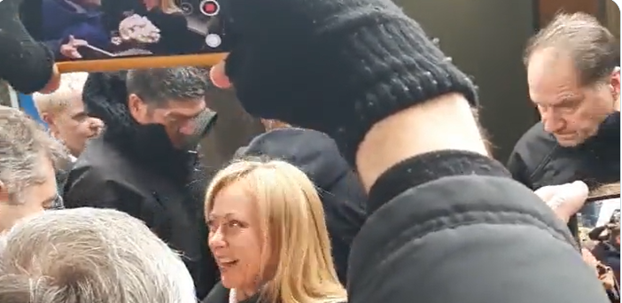 (VIDEO) Surprizele se țin lanț la Kiev