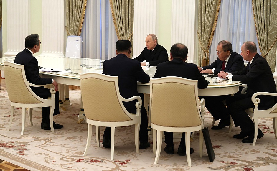 Ce a vorbit Vladimir Putin cu reprezentantul Chinei