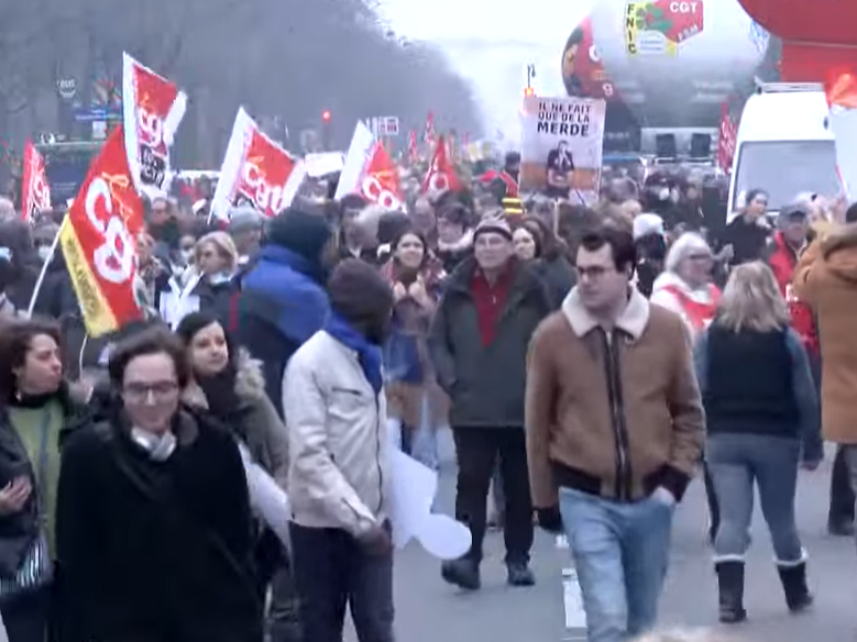 (VIDEO) Protest masiv al francezilor