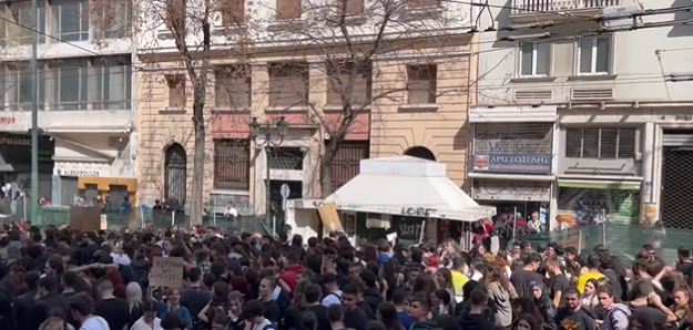 (VIDEO) S-a strigat: „Asasini!”