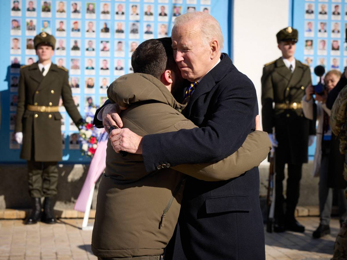 Zelenski ar vrea să lovească Rusia. Ce reproşează occidentalilor