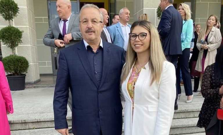 Cine sunt amazoanele care au participat la bătaia din sediul PSD
