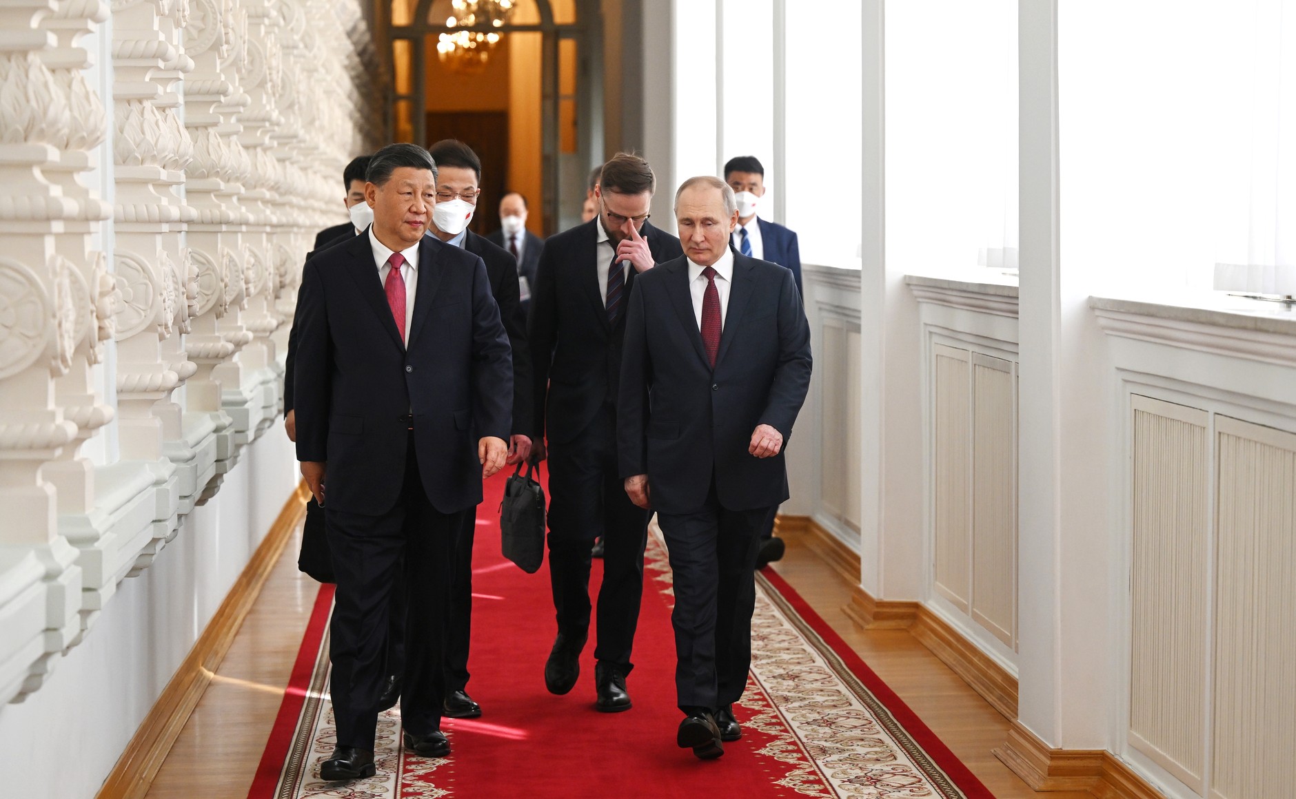 Vladimir Putin: Suntem în favoarea utilizării yuanului chinezesc