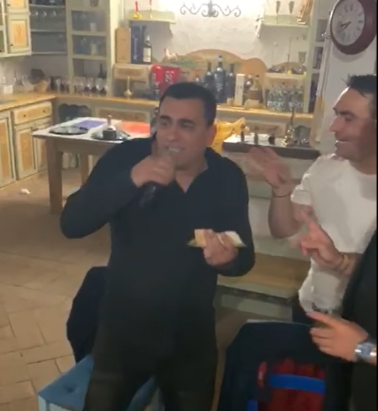 (VIDEO) De la deputat, pentru manelist, fără număr!