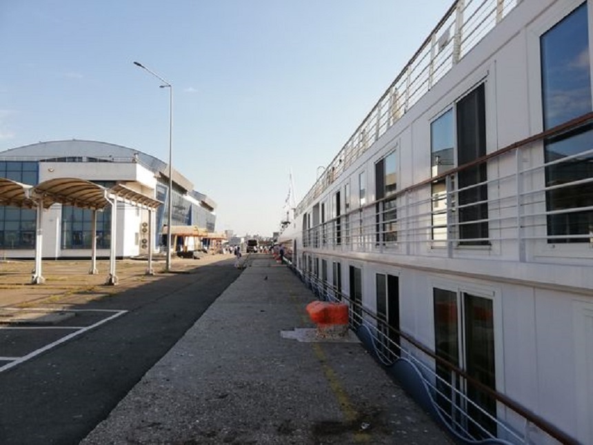 O navă cu americani, canadieni şi austalieni a sosit în Portul Constanţa