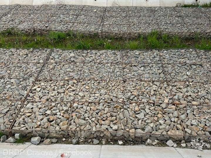 Au furat plasele din zona podurilor