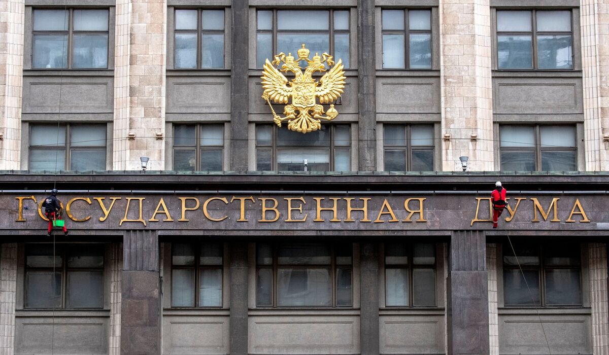 Duma de Stat aprobă desfăşurarea alegerilor în timpul legii marţiale