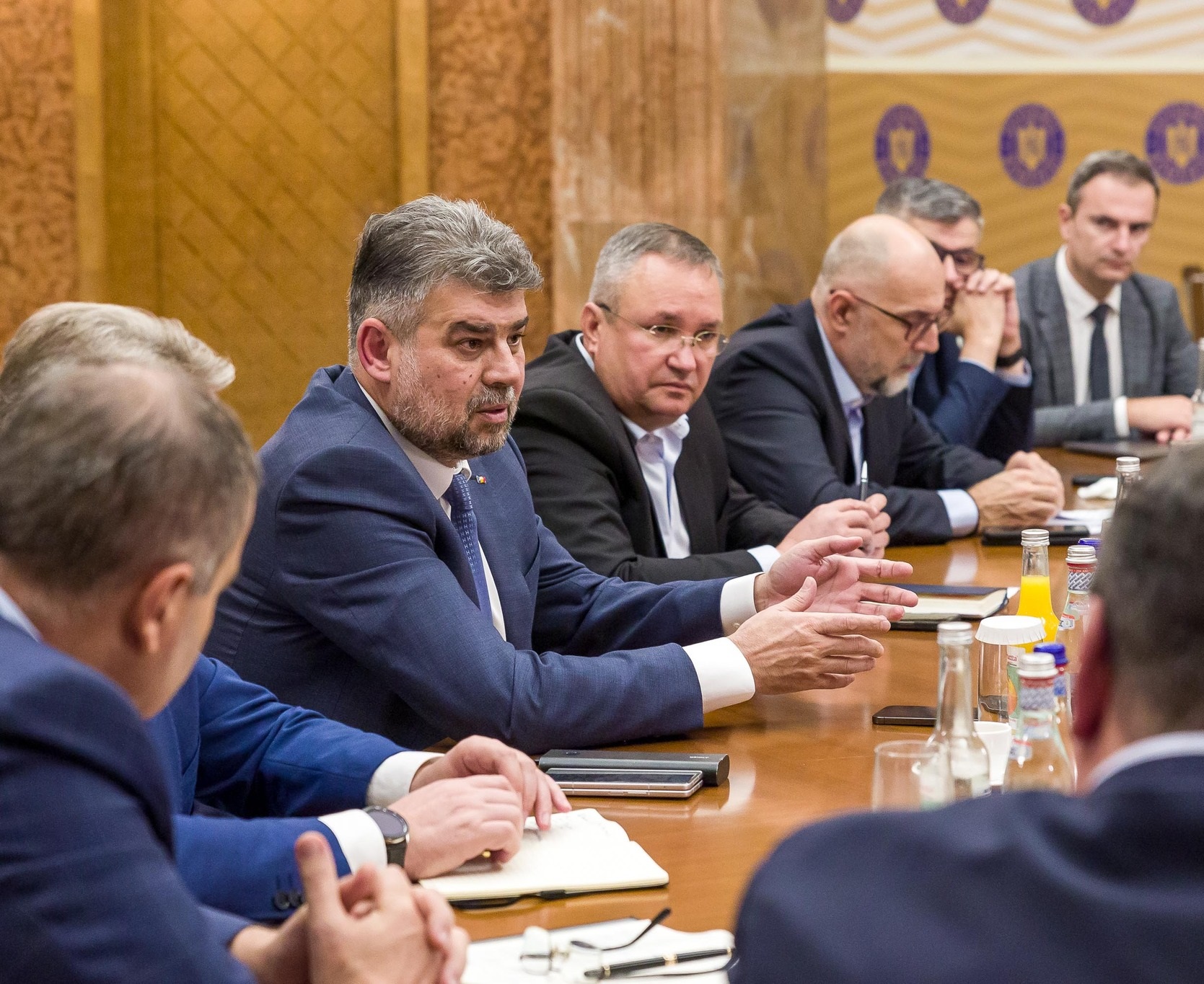 Se blochează învîrtirea noastră politică?