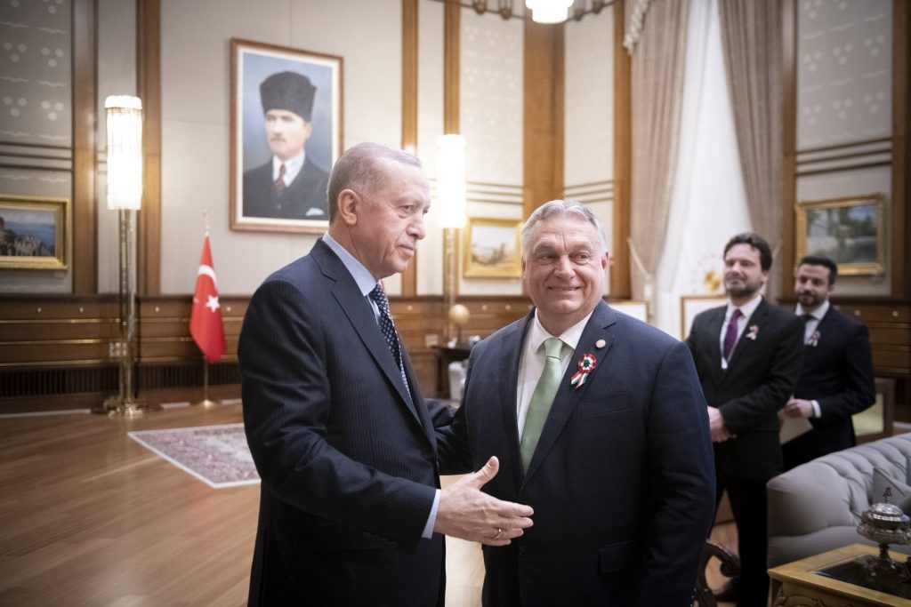 Orban îl felicită pe Erdogan pentru „victoria zdrobitoare”