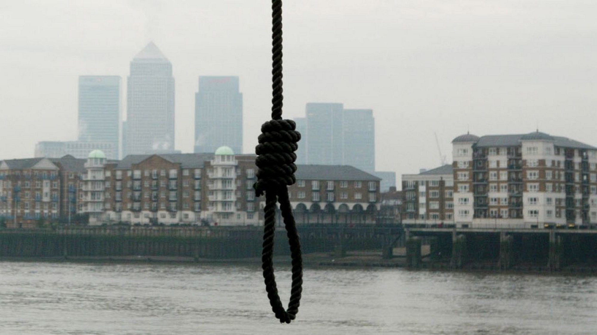 Prefectul Limbă a fost spânzurat în piața publică