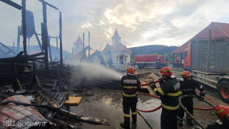 (VIDEO) Incendiu major la o mănăstire
