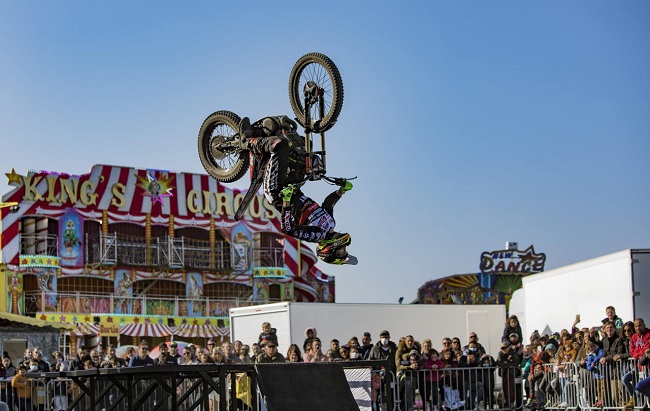 Campionii auto-moto fac show la Romexpo