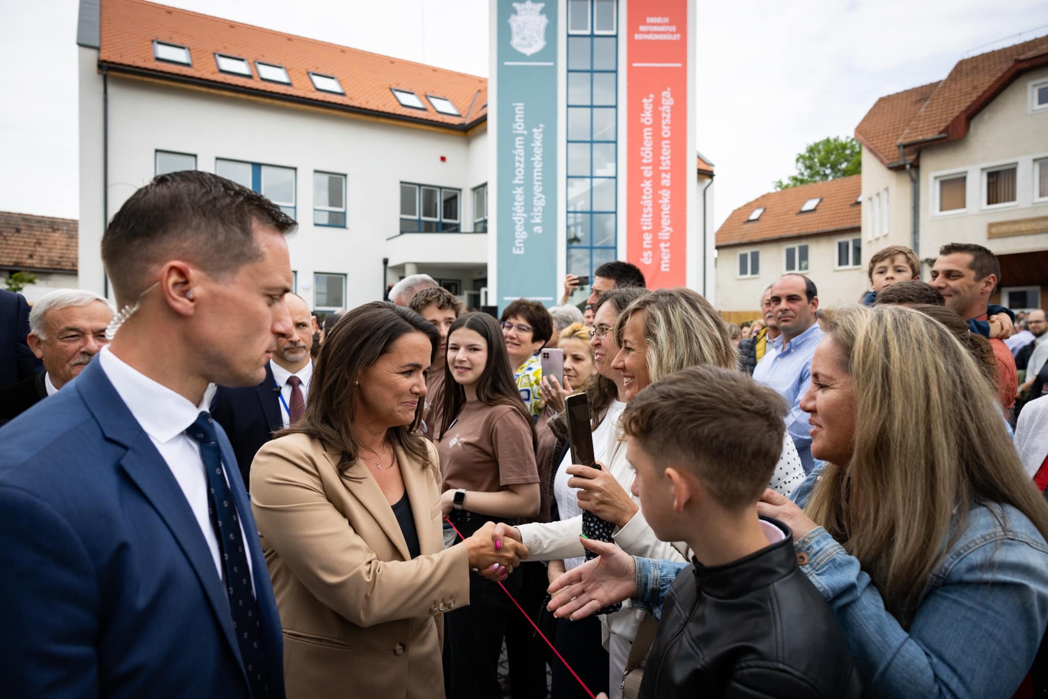 Ciolacu: Resping cu fermitate gestul preşedintelui Ungariei