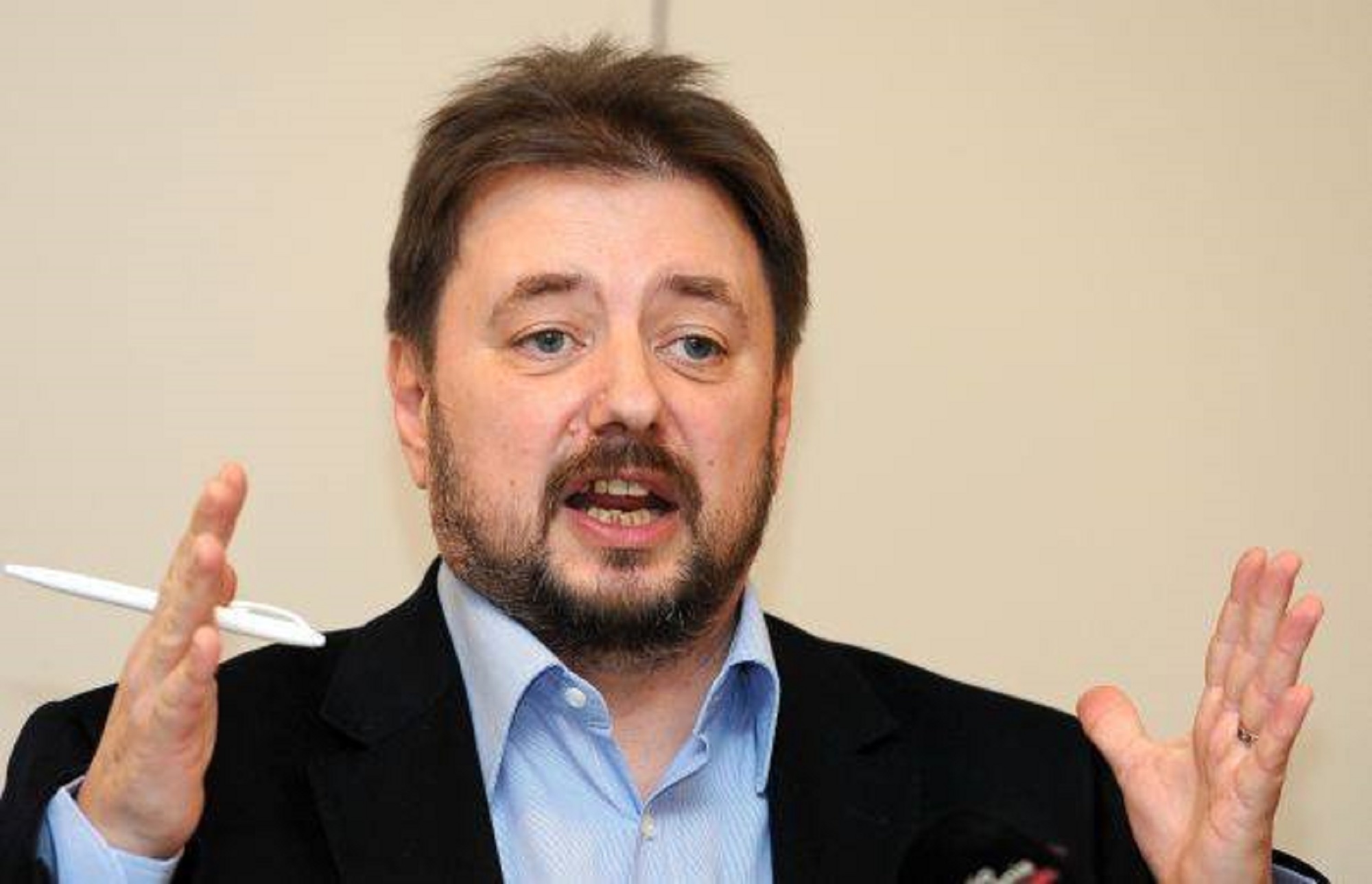 Uite cum ne aburește Cristian Pârvulescu