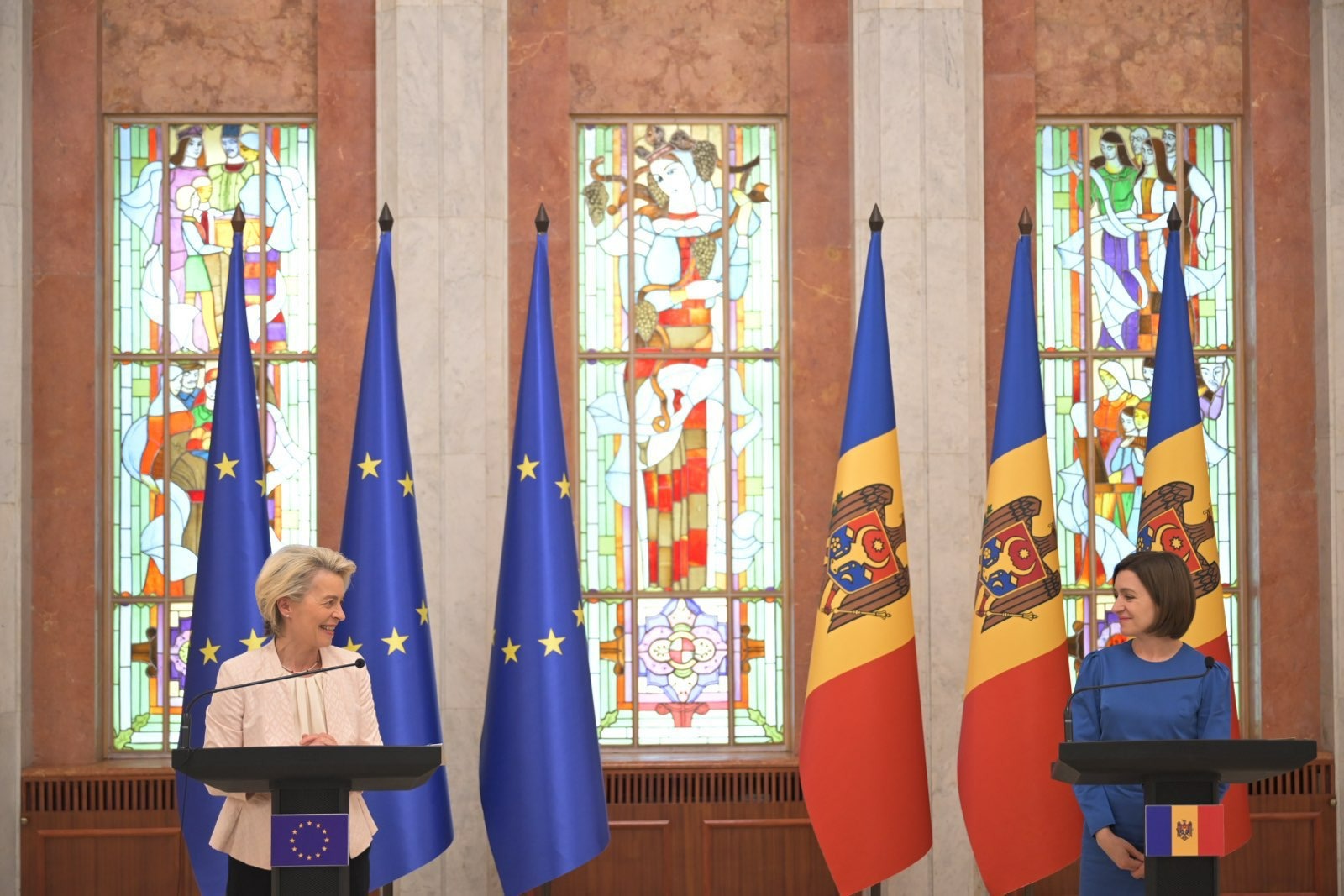 Roaming la tarife mai mici pentru Republica Moldova