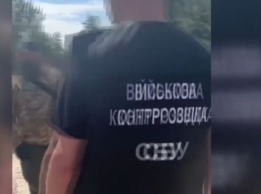 (VIDEO) Trădătorul, luat pe sus!