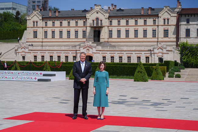 Președintele Iohannis, mesaj de la castel