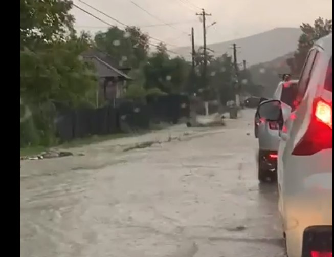 Inundații pe Valea Prahovei