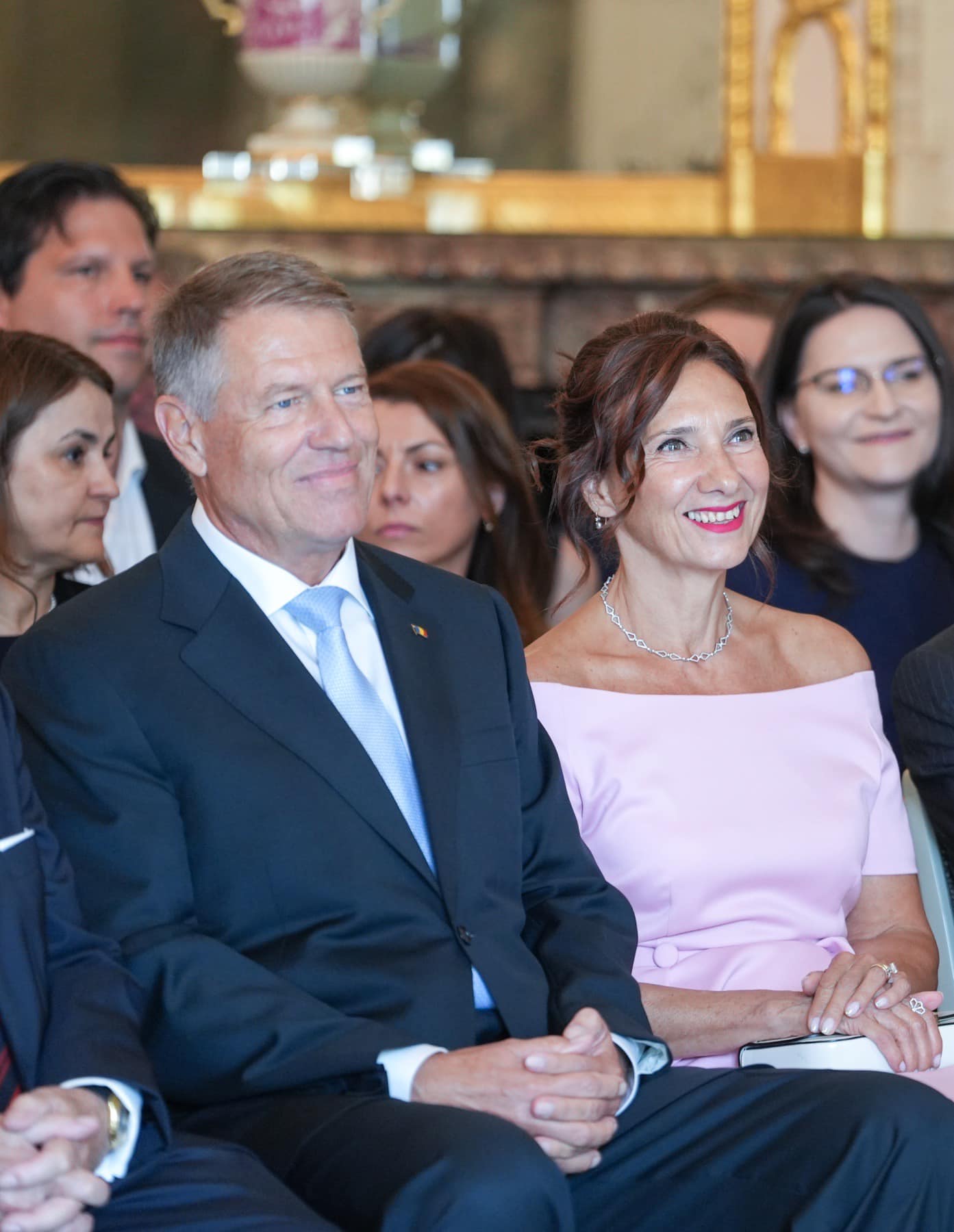 Explicațiile Administrației Prezidențiale pentru bijuteriile Primei Doamne