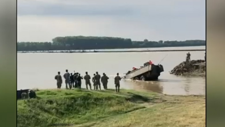 MApN confirmă: Un blindat s-a scufundat